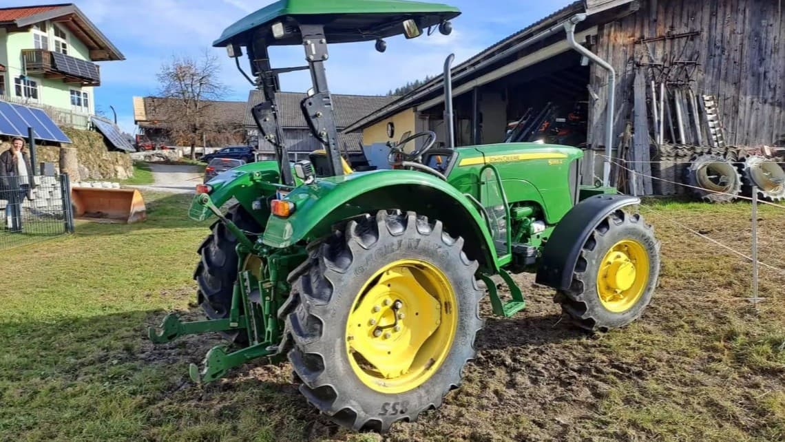 2012 John Deere 5055E – view 3